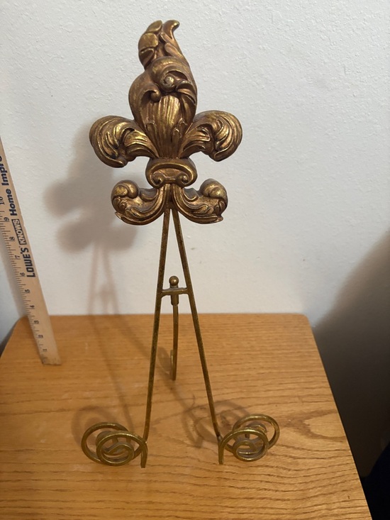 Other - Ornate Fleur-de-Lis Metal Display Easel in Antique Gold